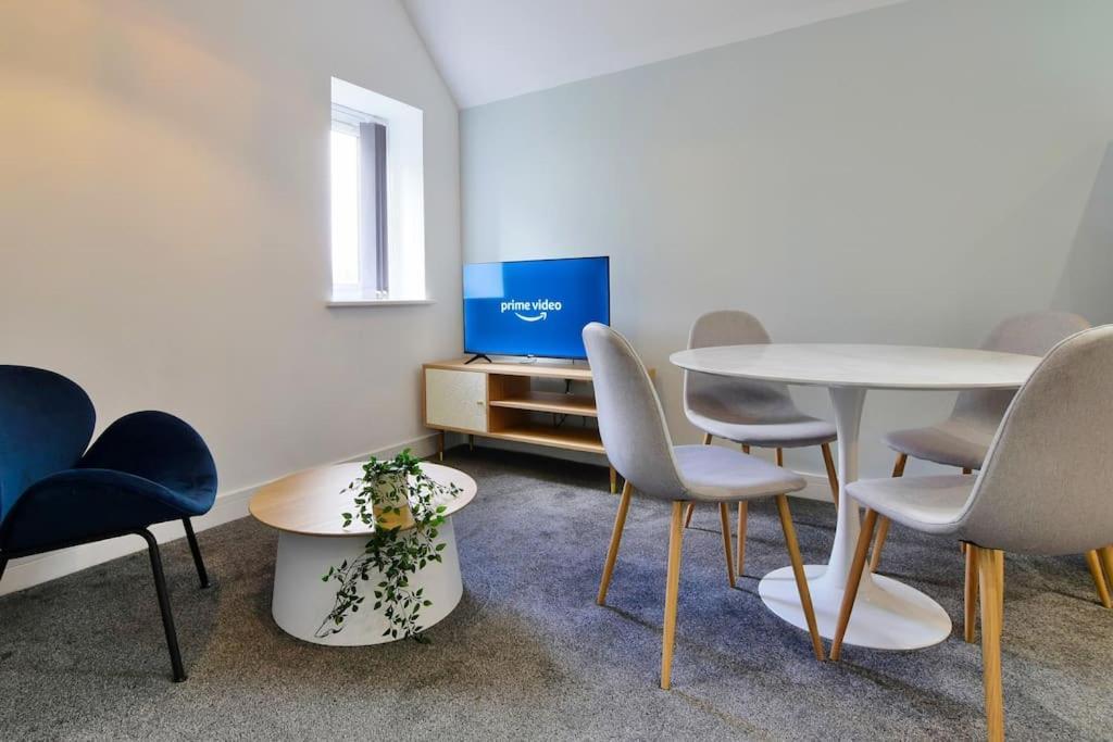 Free Parking - 1 Bedroom Salford Royal Sleeps 4 Manchester